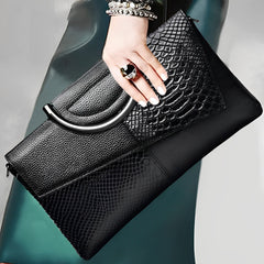 VALERIE SOFT LEATHER MESSENGER BAG