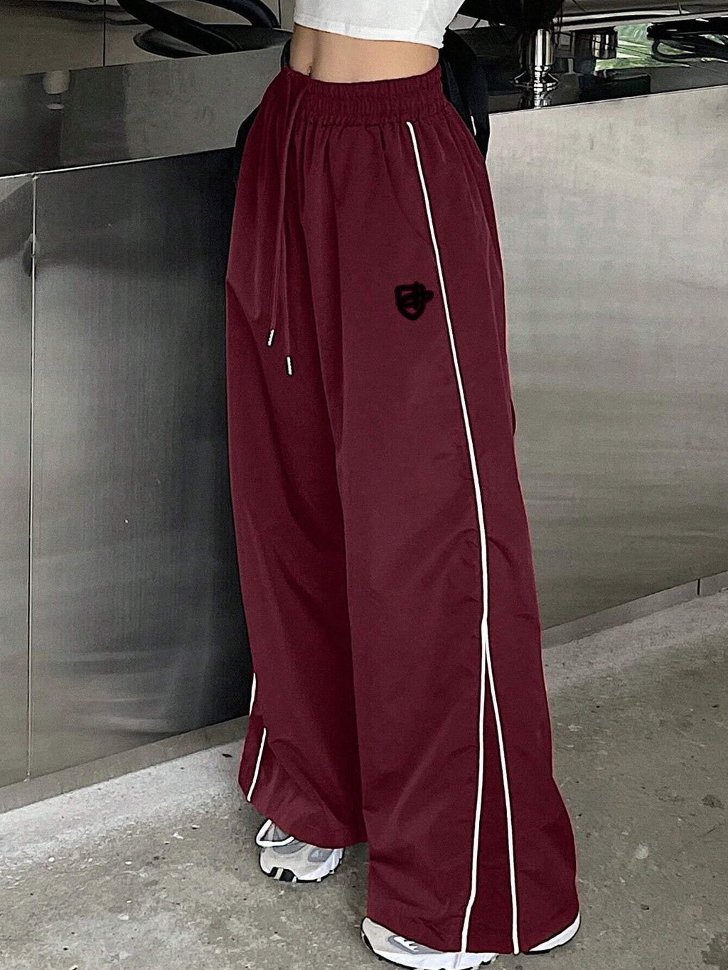 AMA STRIPED WIDE LEG PANTS